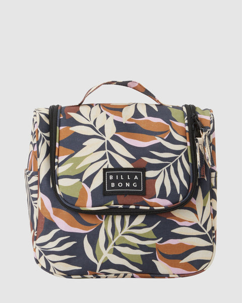 TRAVEL BEAUTY