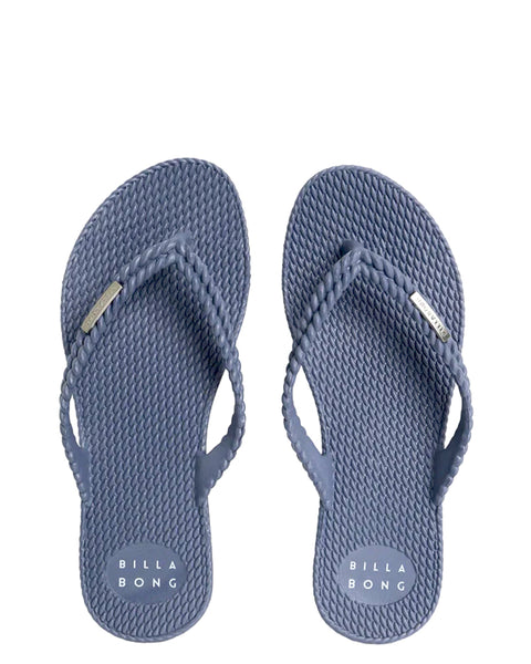 KICK BACK THONG - SOLID