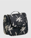 TRAVEL BEAUTY