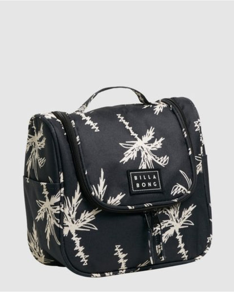 TRAVEL BEAUTY